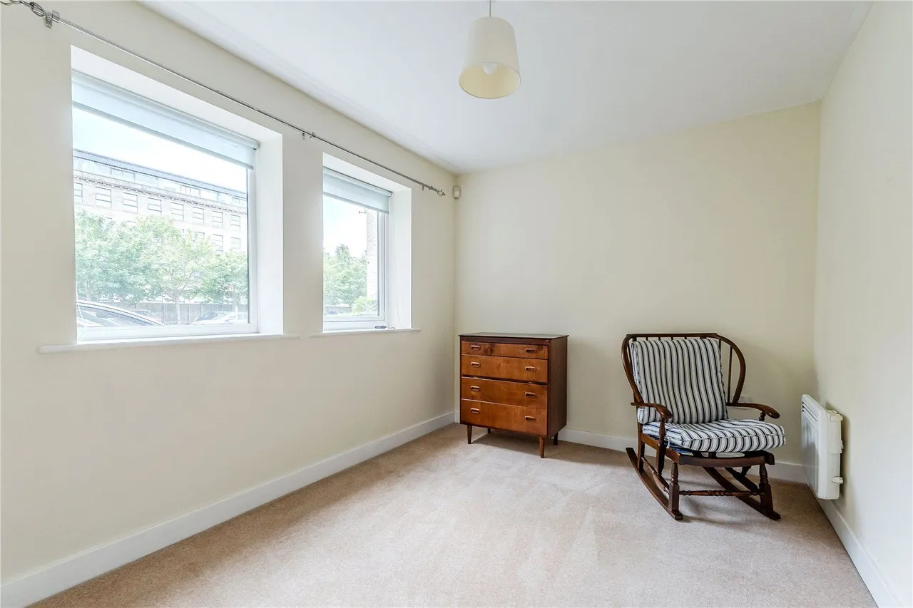 Thwaite Court, Horsforth, LS18, photo 10