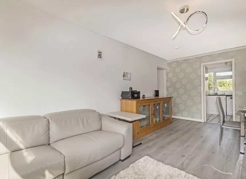 Wellesley Road, Strawberry Hill, TW2, photo 2