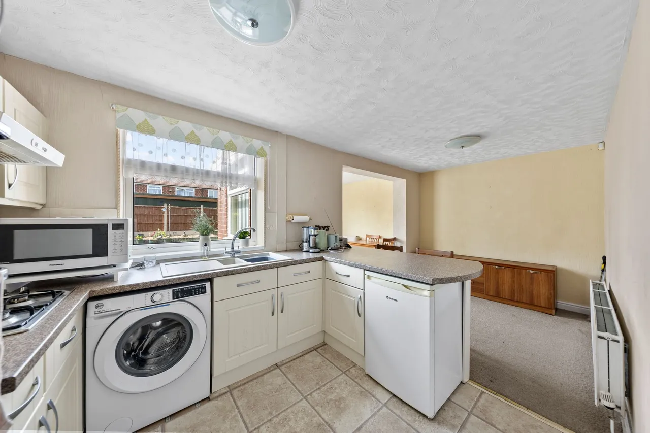 Walden Close, Thelwall, Warrington, WA4 2HB, photo 3