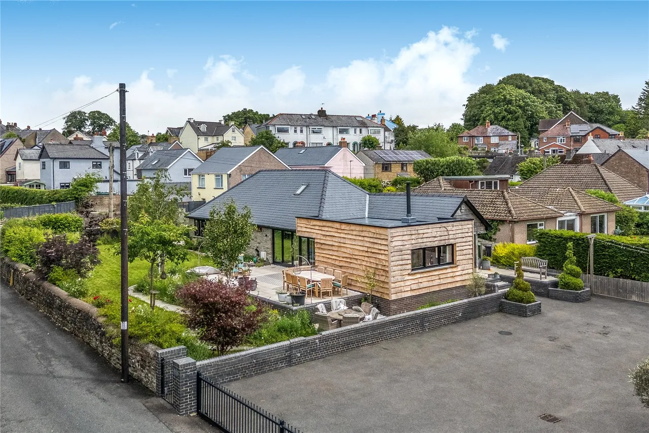 4 bed house for sale — Kensington, Brecon, Powys, LD3 9AP