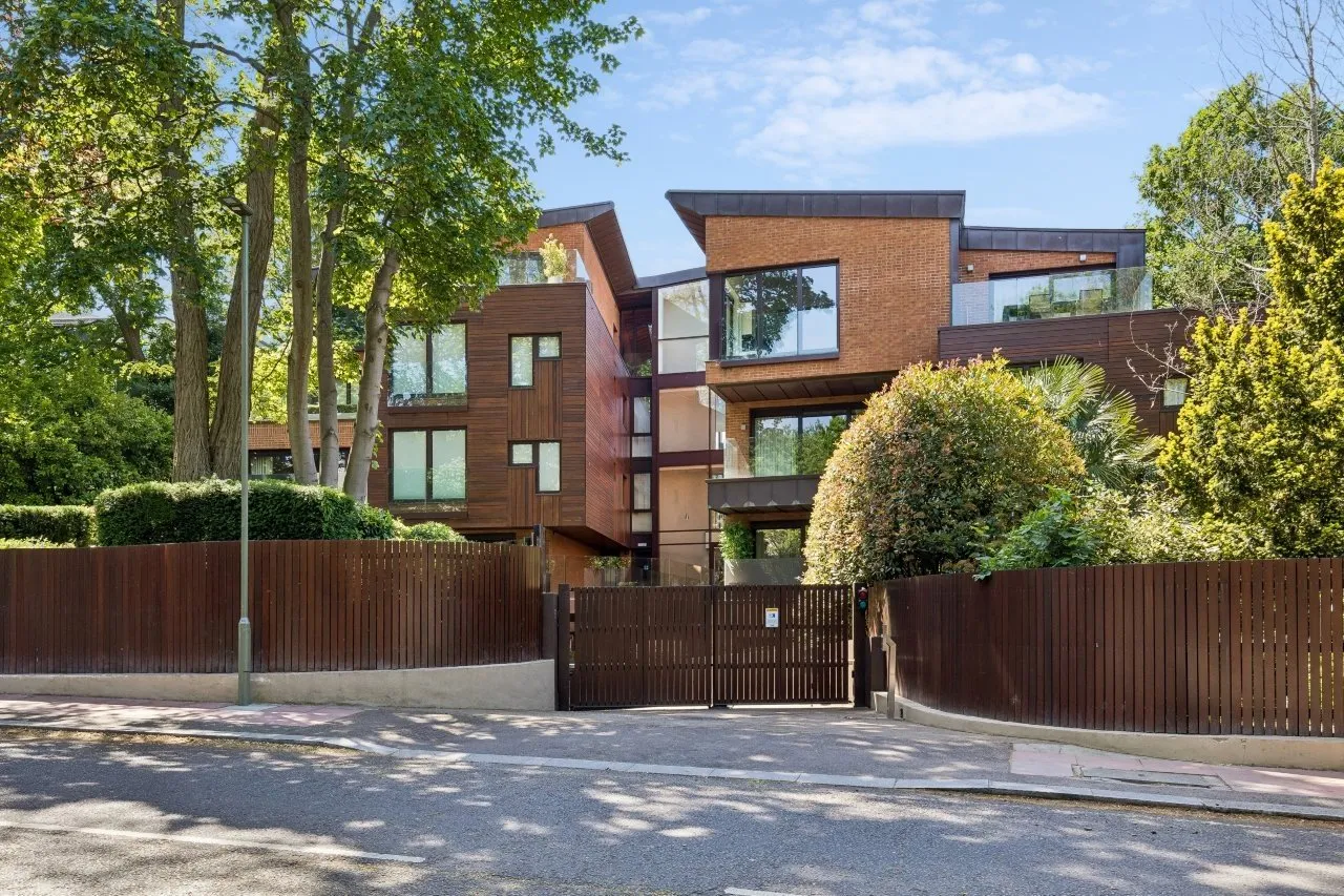 Oak Lodge, 67 West Heath Road, London, NW3 7AP, photo 2
