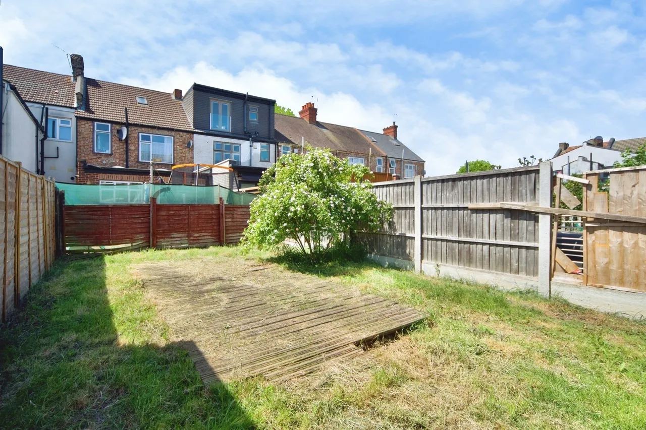 Bath Road, Forest Gate, E7, photo 15