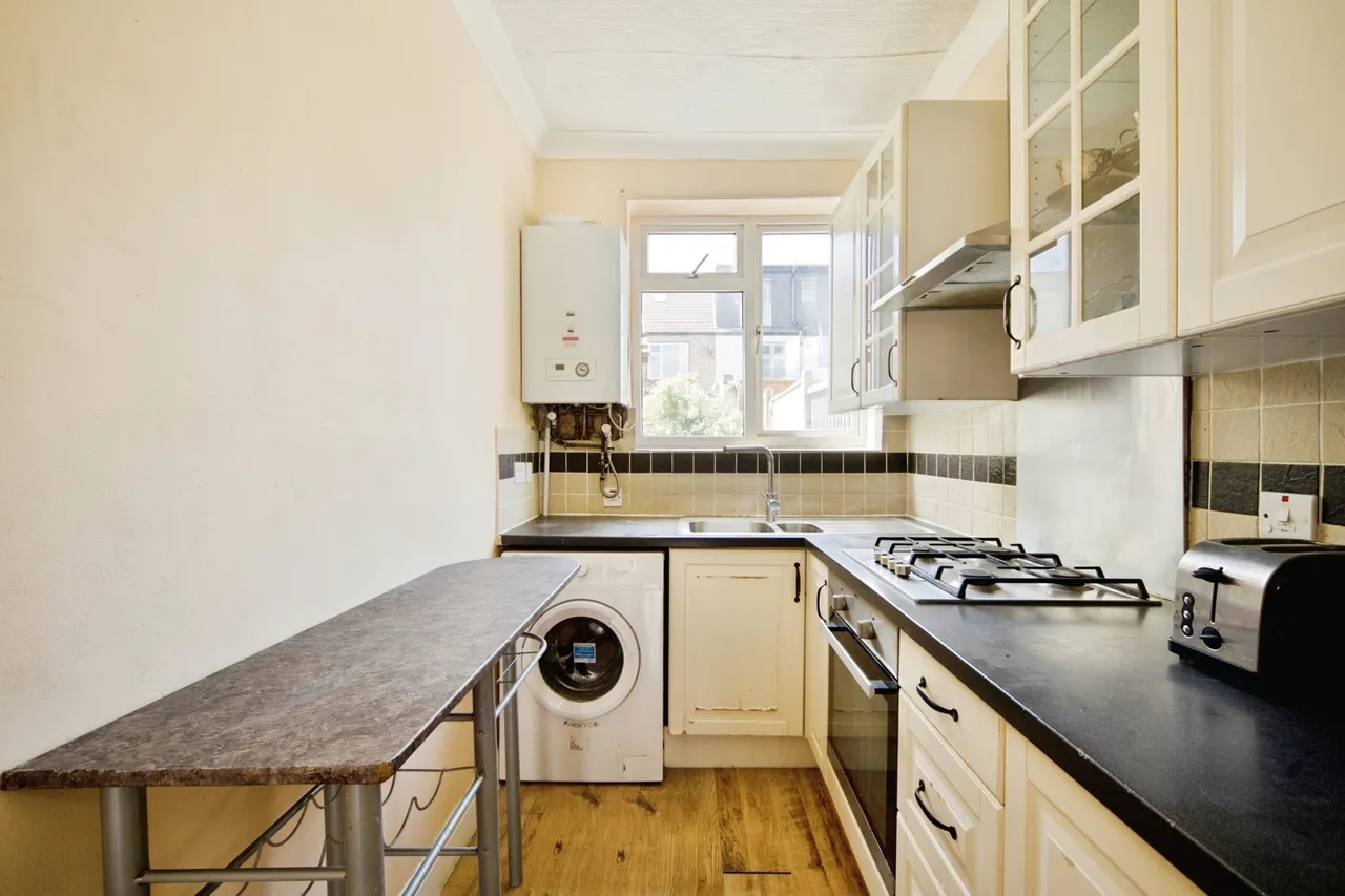 Bath Road, Forest Gate, E7, photo 5