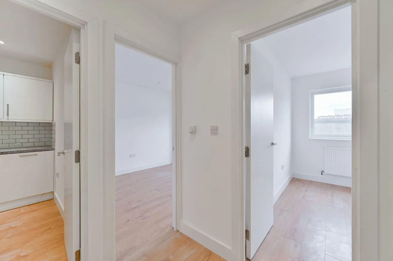 Flat 6, 183-185 Rushey Green, London, photo 6