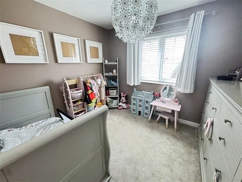Titchener Way, Hook, RG27, photo 9