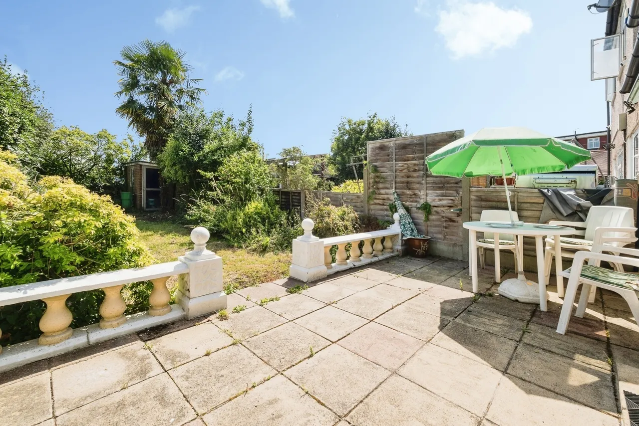 Ashburton Avenue, Barking, Essex, IG3, photo 3