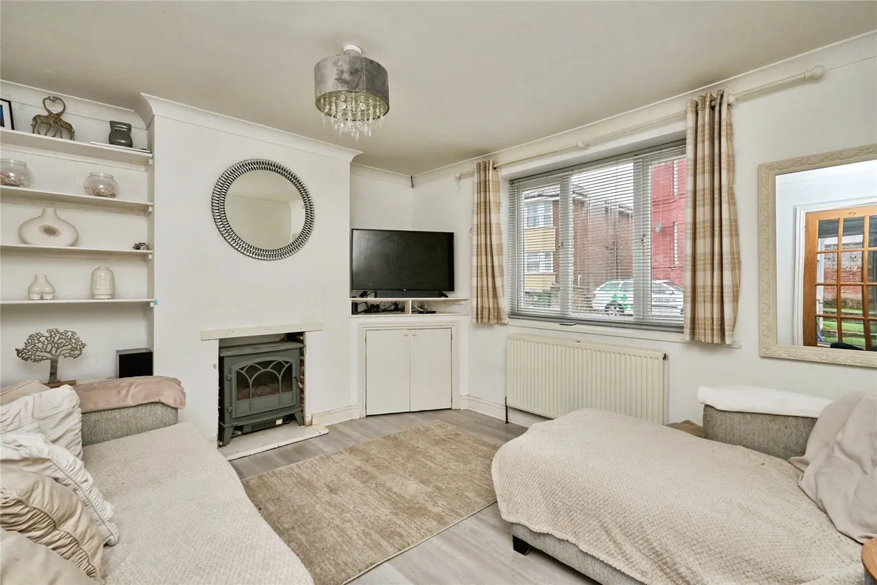 Newcomen Road, Sandown, PO36, photo 3