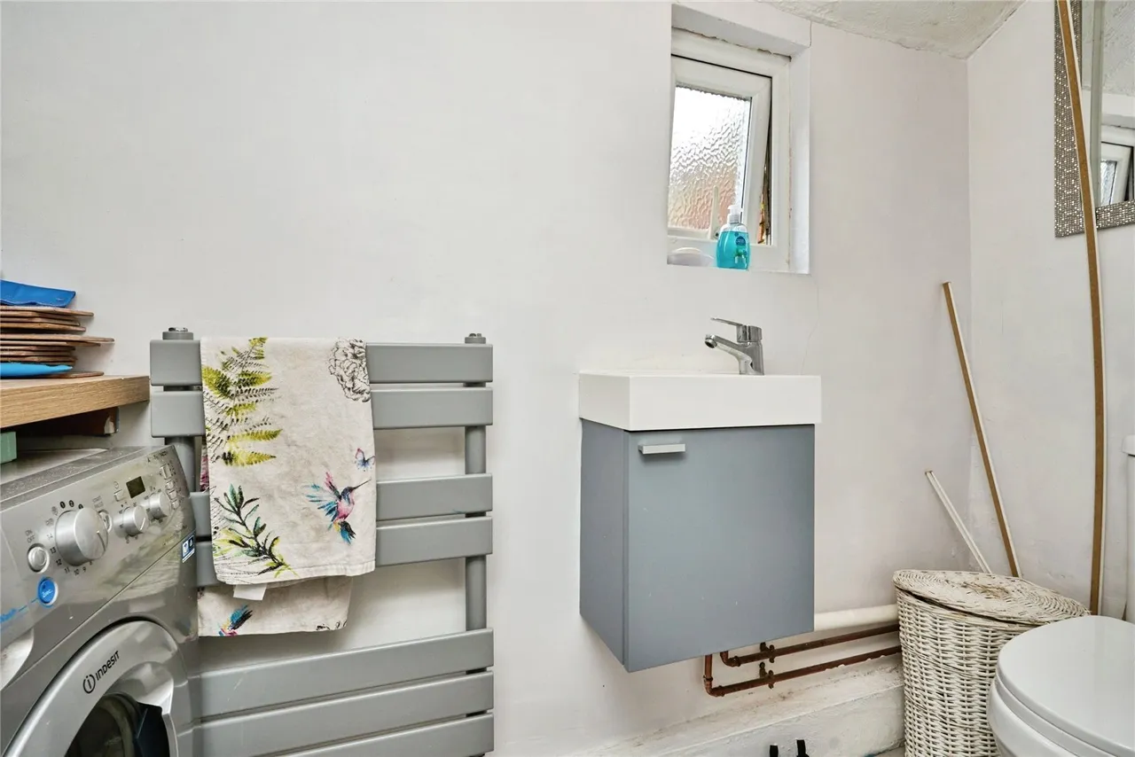 Newcomen Road, Sandown, PO36, photo 17
