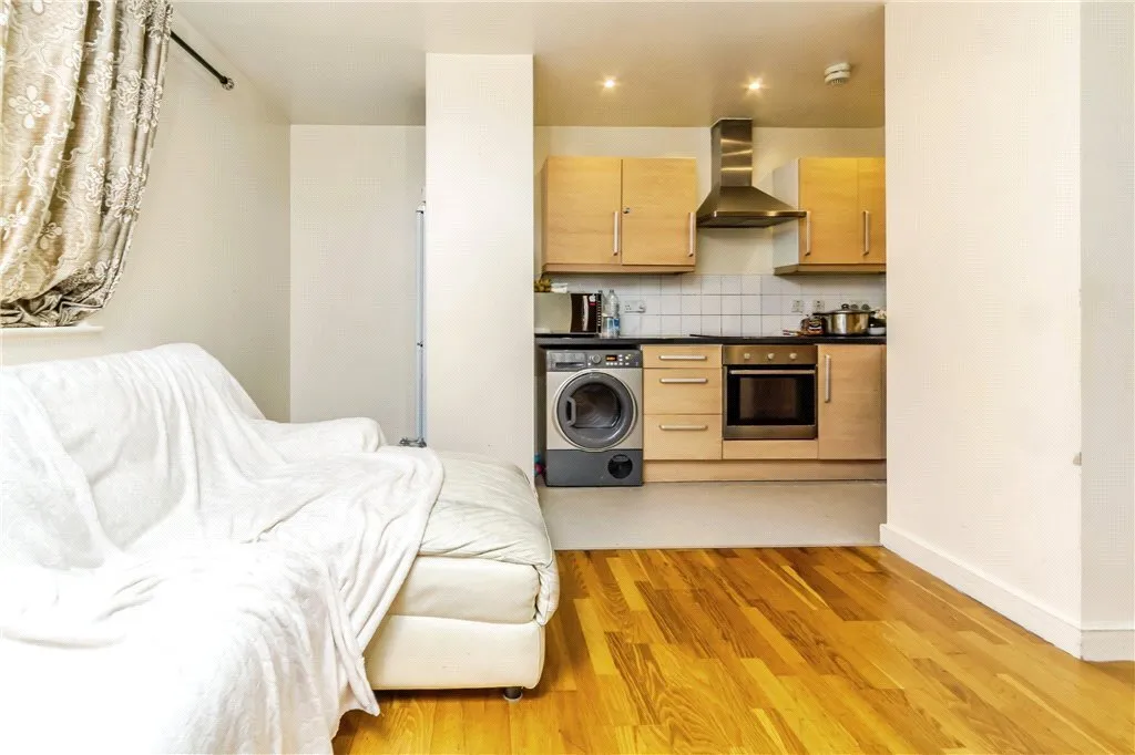 London Road, London, SW16, photo 4