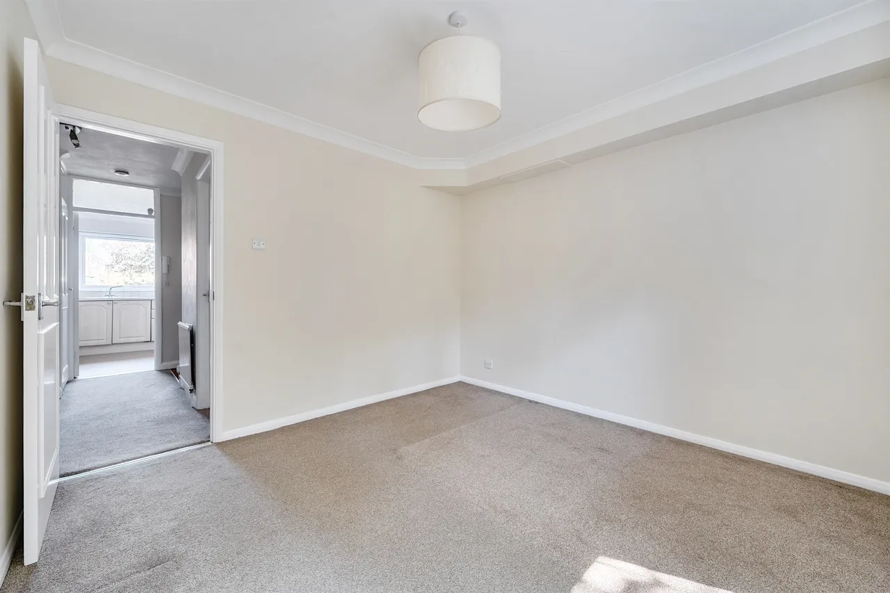 Riseley Road, Maidenhead, SL6, photo 11