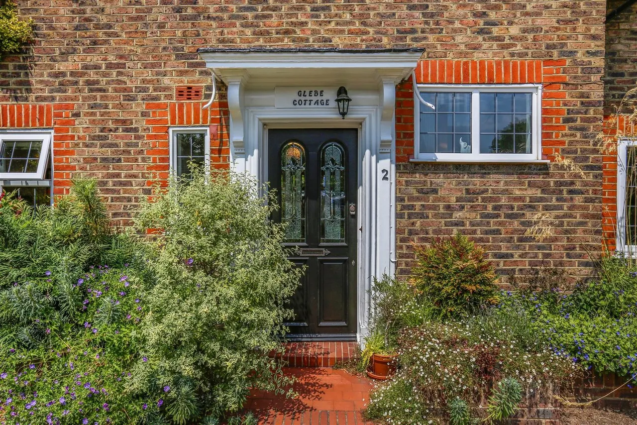 Glebe Road, South Cheam, SM2 7NT, photo 2