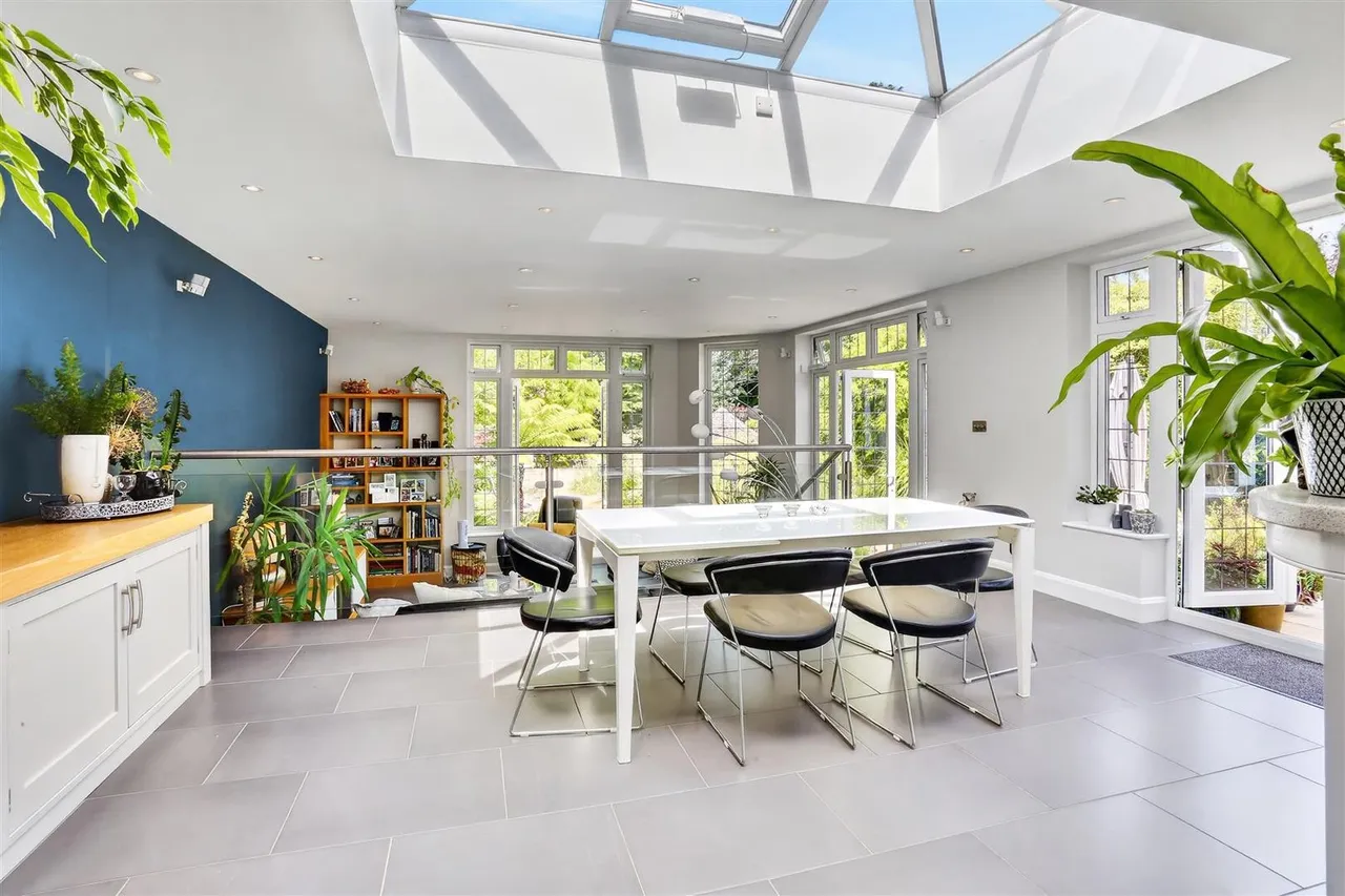 Glebe Road, South Cheam, SM2 7NT, photo 9