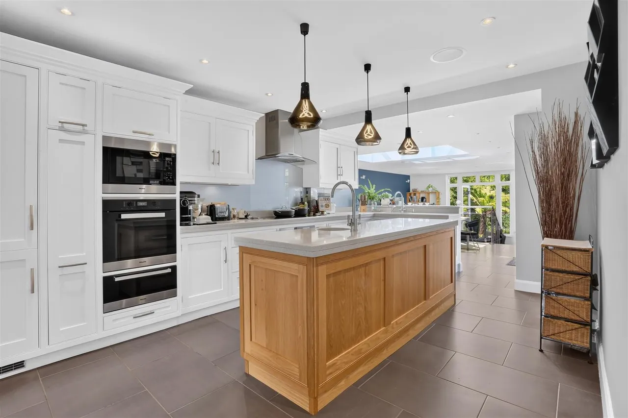 Glebe Road, South Cheam, SM2 7NT, photo 7