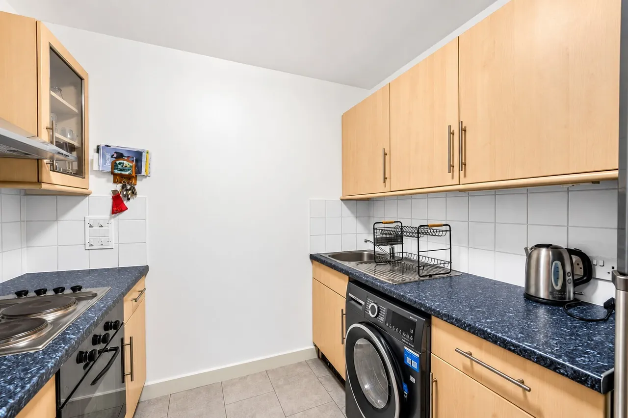 New Park Road, London, SW2, photo 2