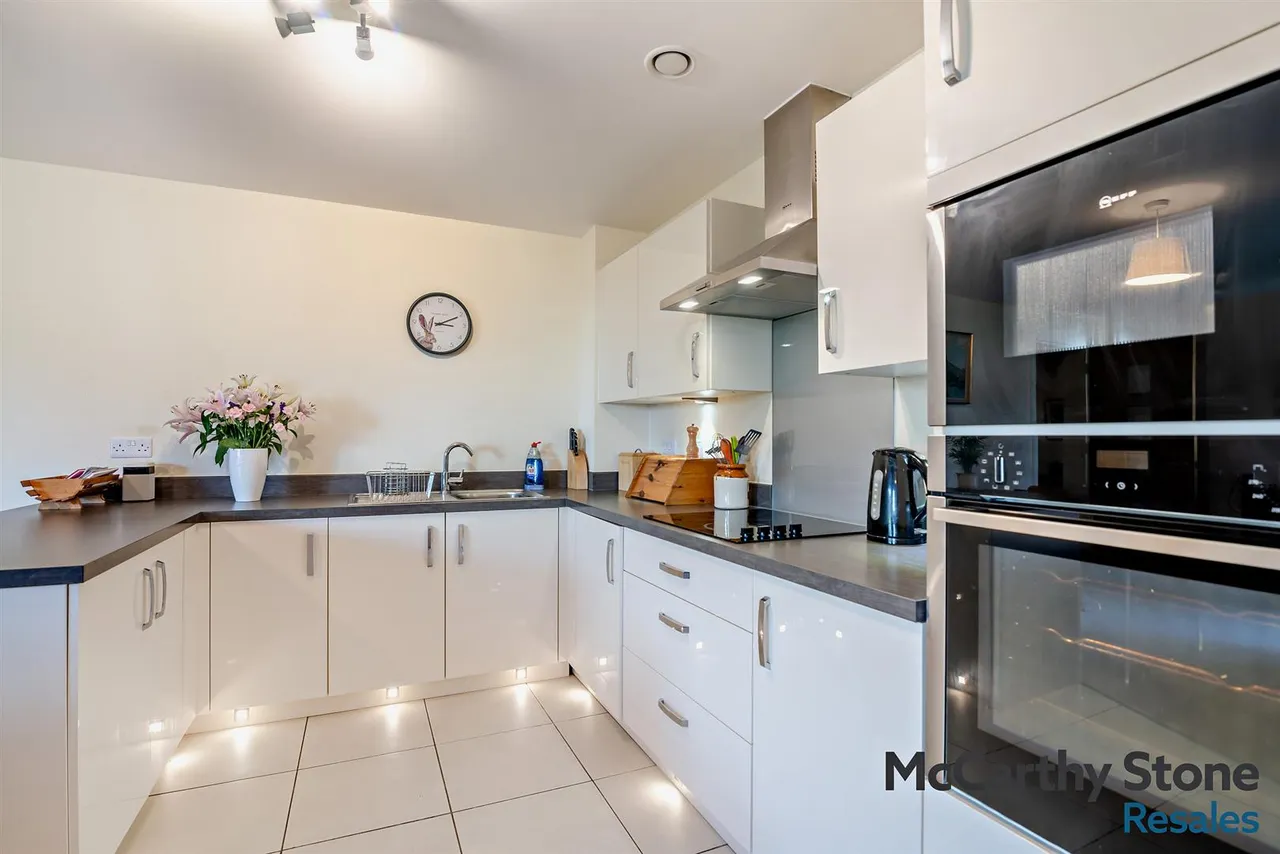 Railway Road, Ilkley, LS29, photo 30