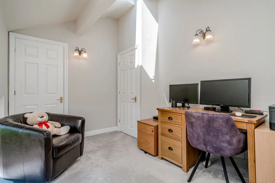 Ulnes Walton Lane, Leyland, PR26, photo 51