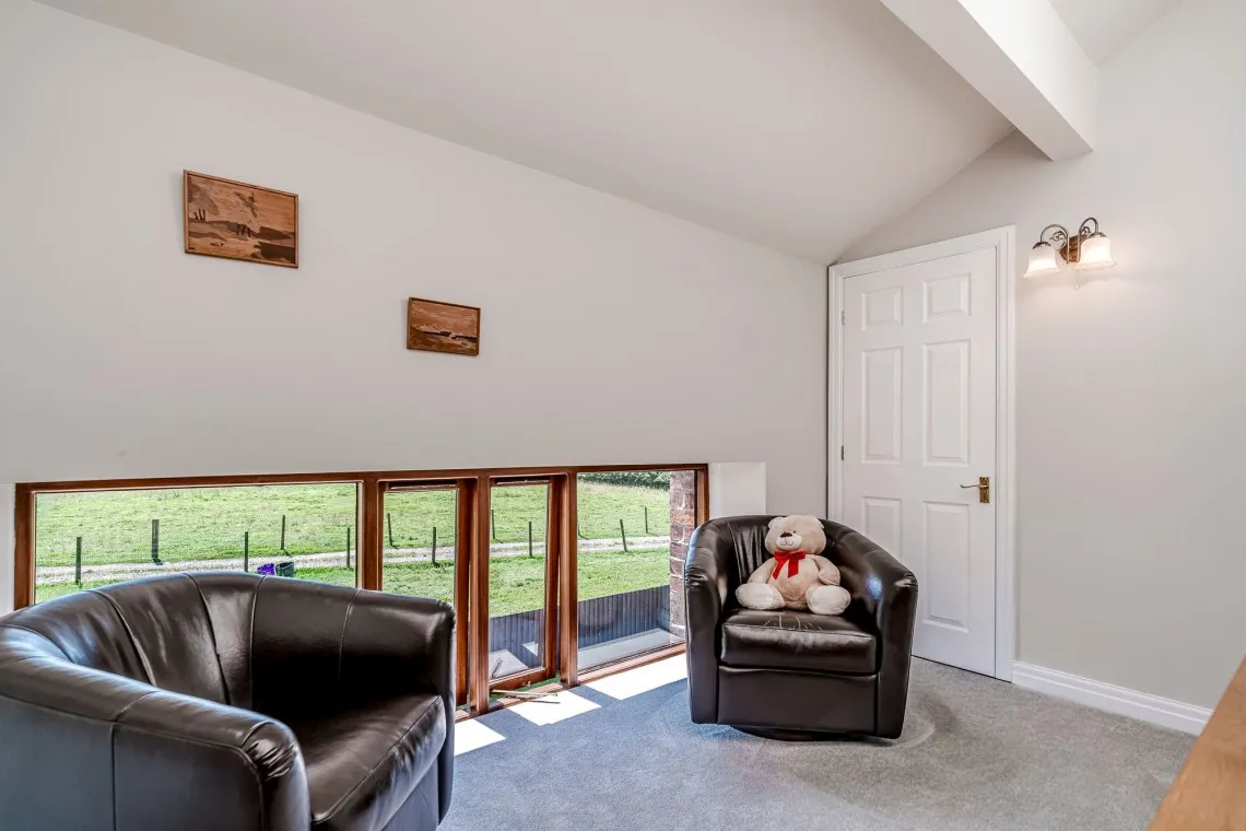 Ulnes Walton Lane, Leyland, PR26, photo 42