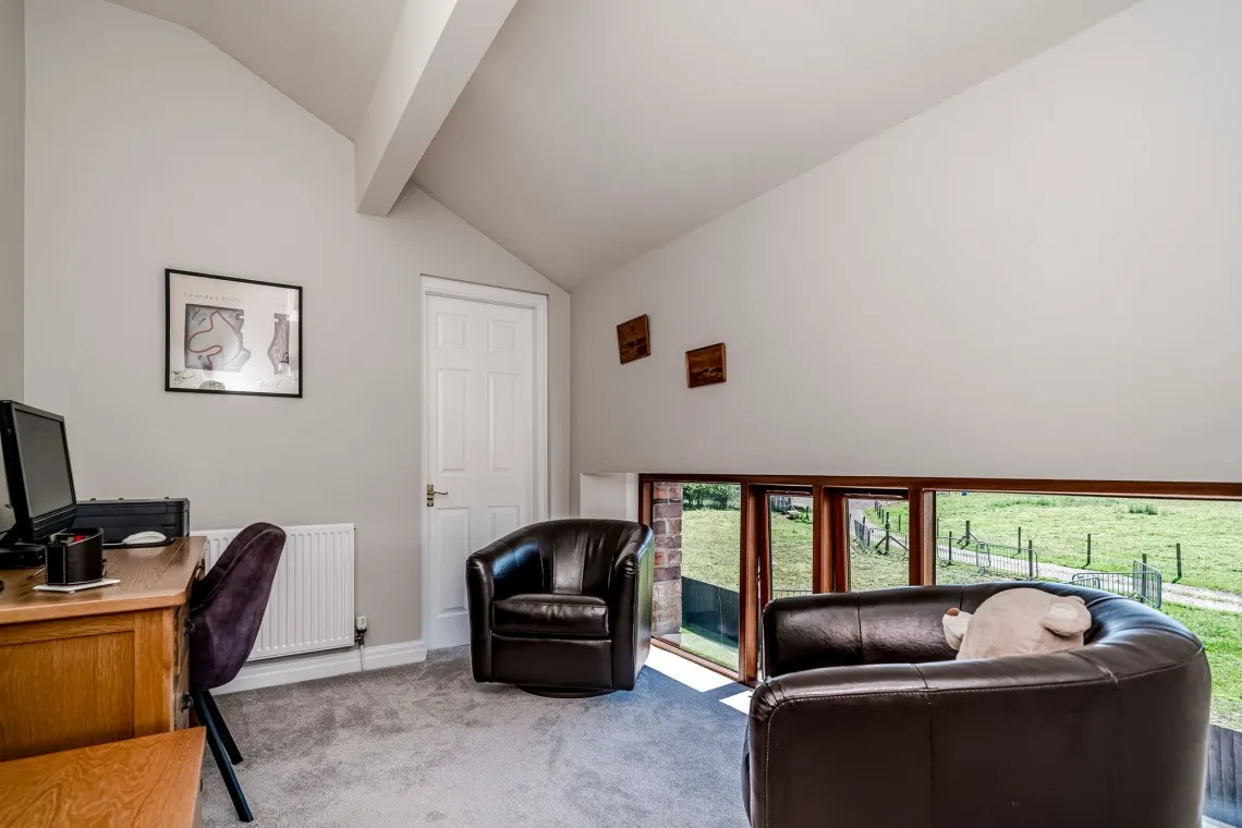 Ulnes Walton Lane, Leyland, PR26, photo 44