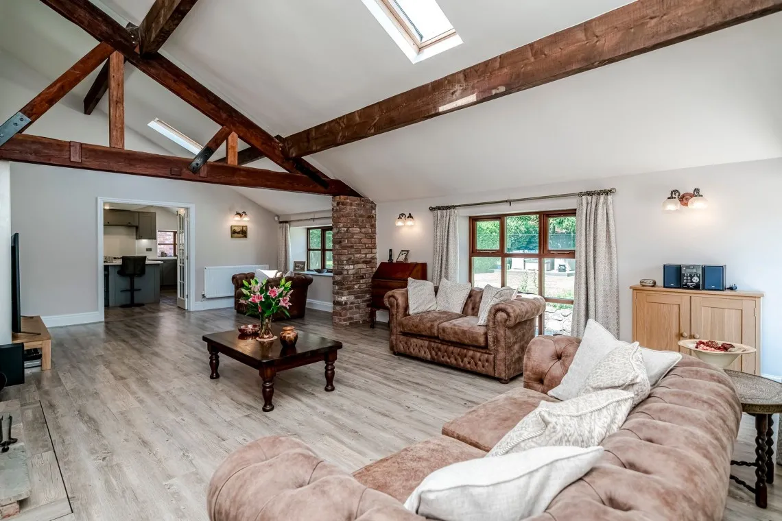 Ulnes Walton Lane, Leyland, PR26, photo 9
