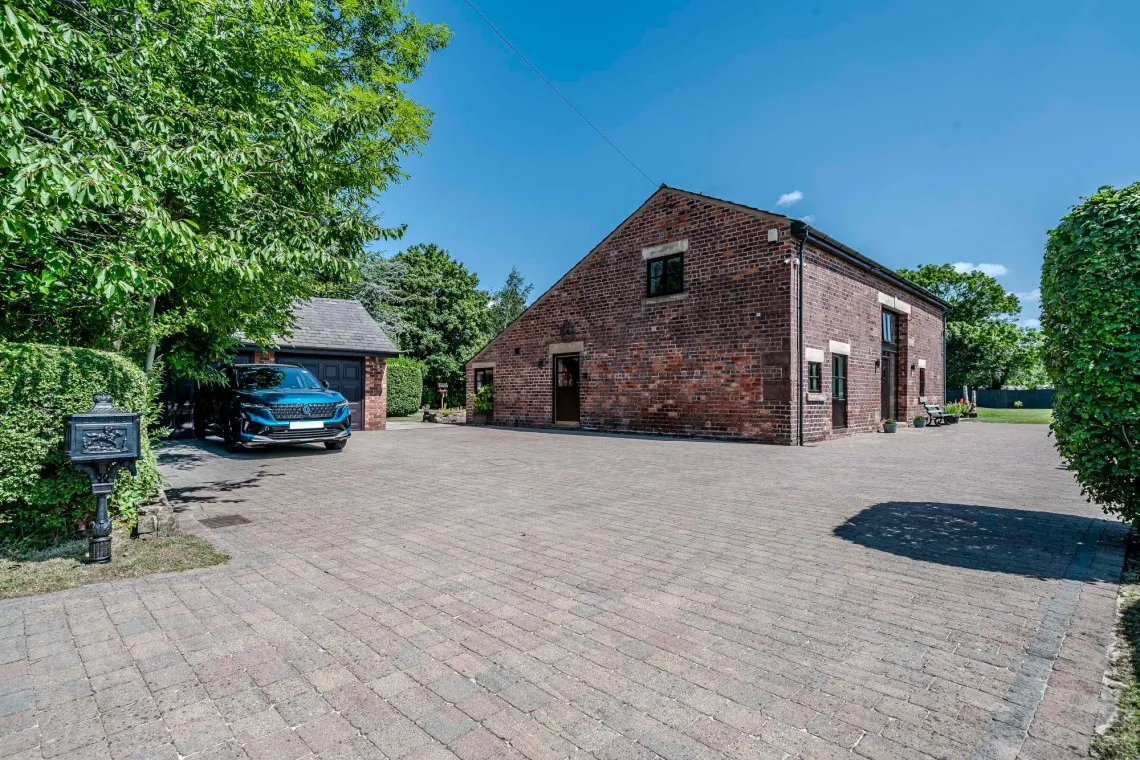 Ulnes Walton Lane, Leyland, PR26, photo 62
