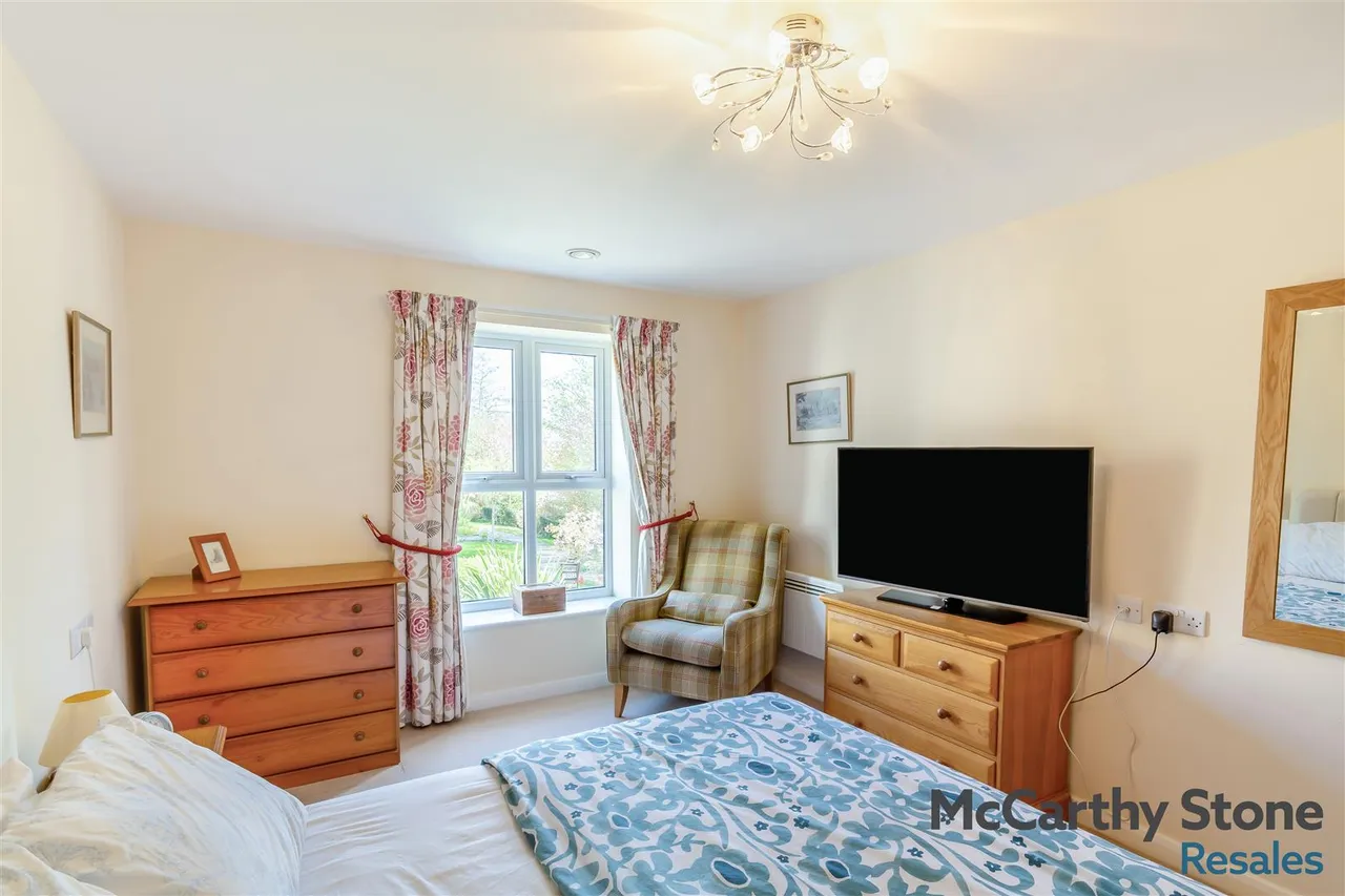 Squirrel Way, Shadwell, LS17, photo 9