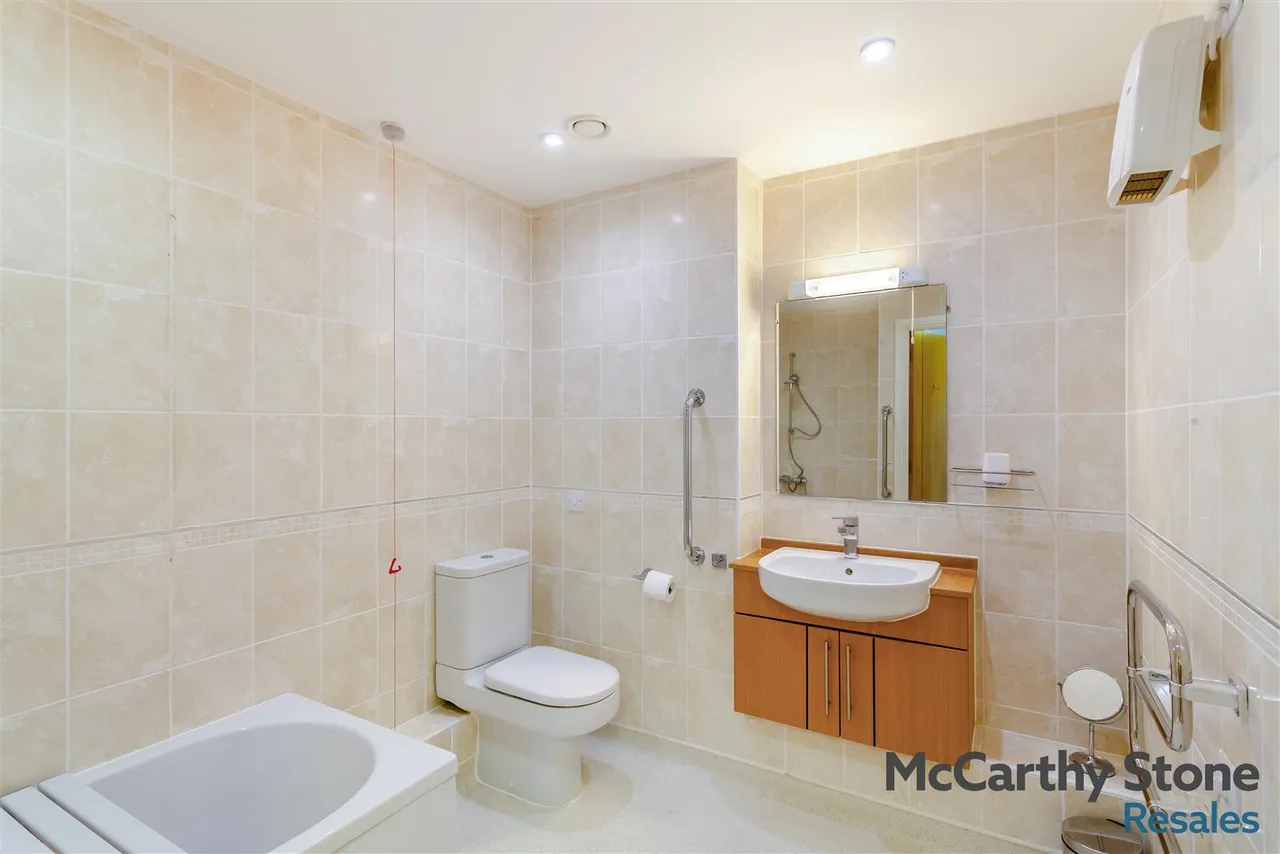 Squirrel Way, Shadwell, LS17, photo 7