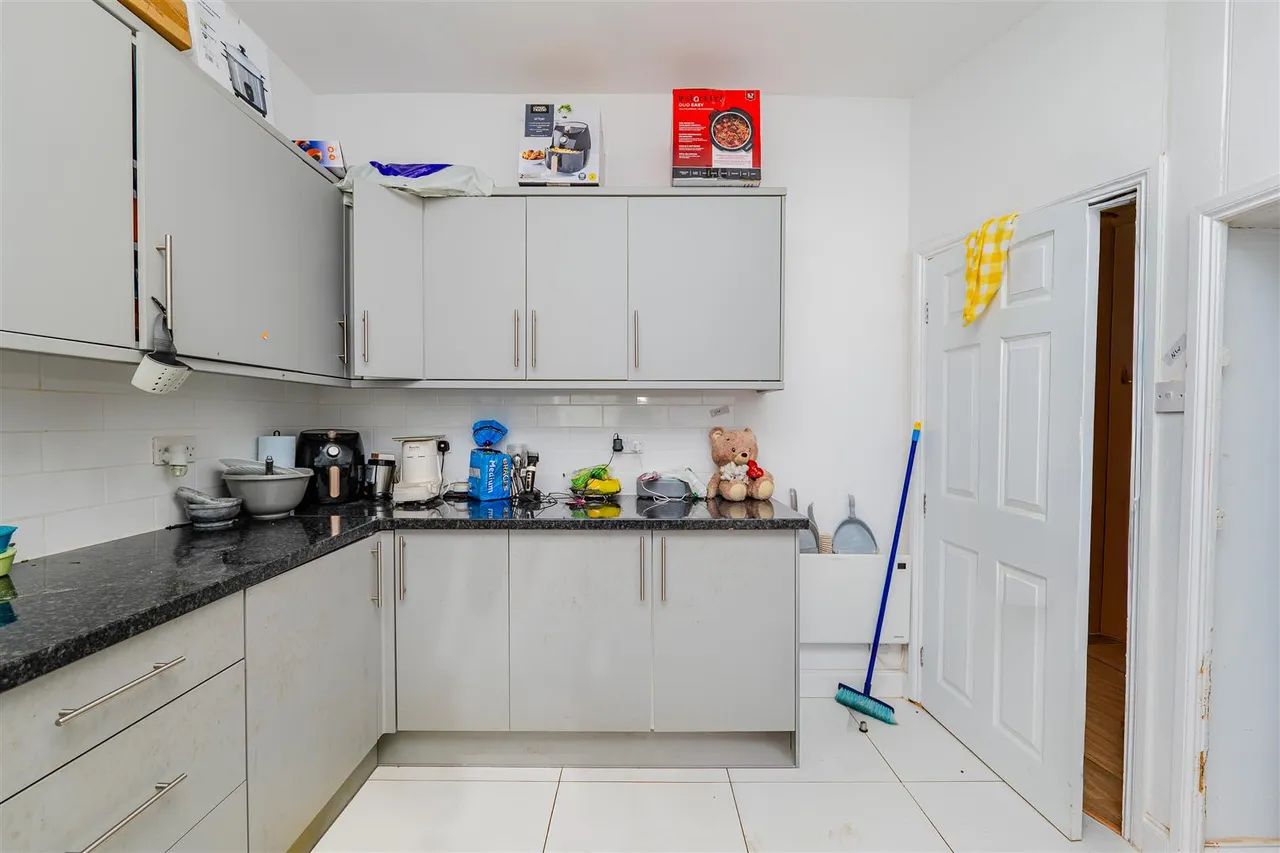 Lee Road, Barry, CF63 1DA, photo 8