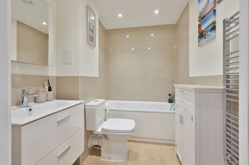 Bessemer Road, Welwyn Garden City AL7 1GH, photo 11
