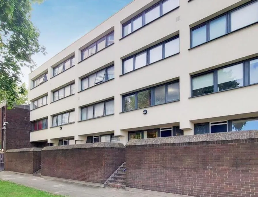 Malden Crescent, London, photo 11
