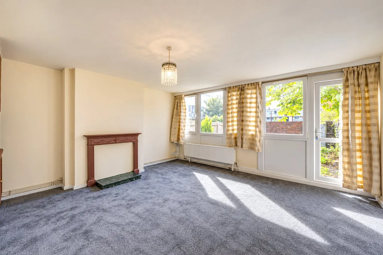 Ibsley Gardens, London, SW15, photo 2