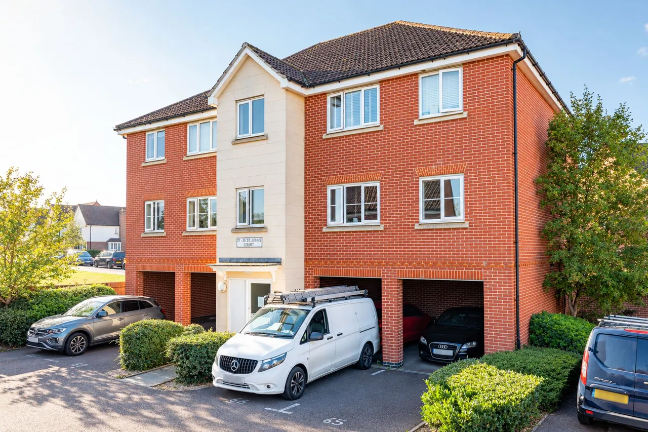 St. Johns Court, Ware, SG12, photo 13