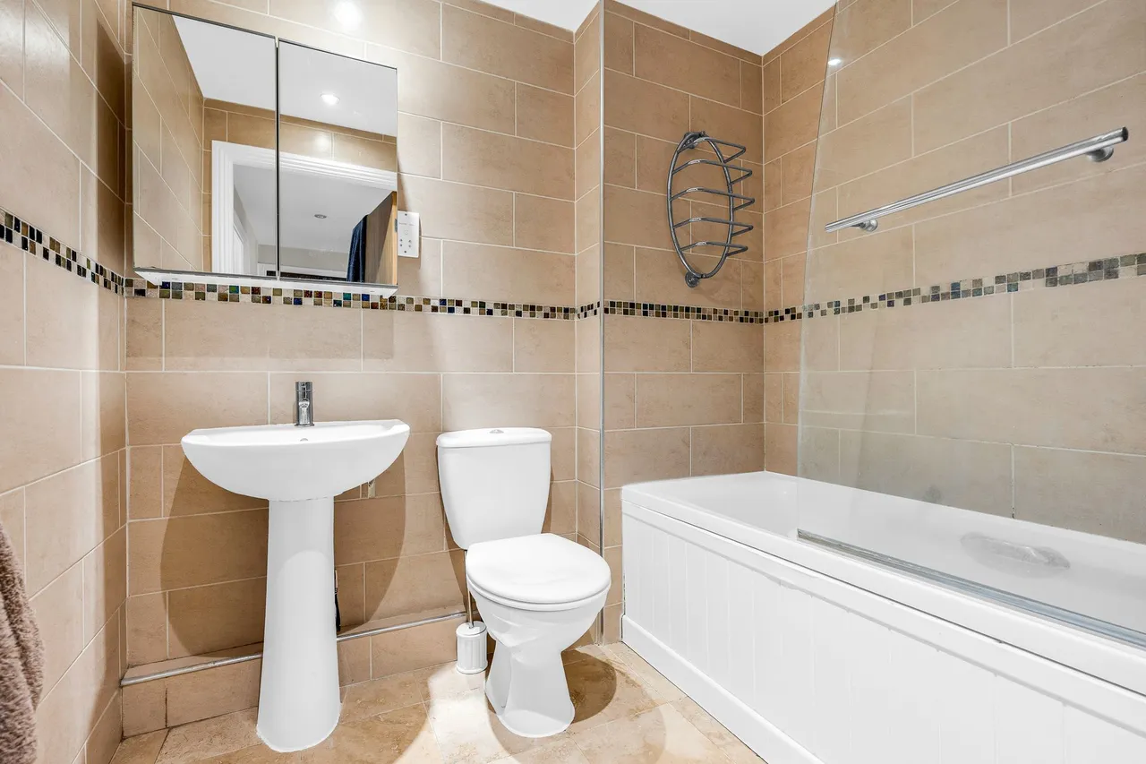 St. Johns Court, Ware, SG12, photo 8