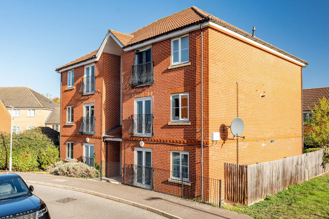 St. Johns Court, Ware, SG12, photo 12