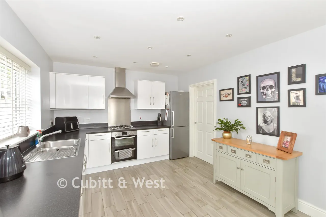 Millennium Way, Heathfield, TN21, photo 2
