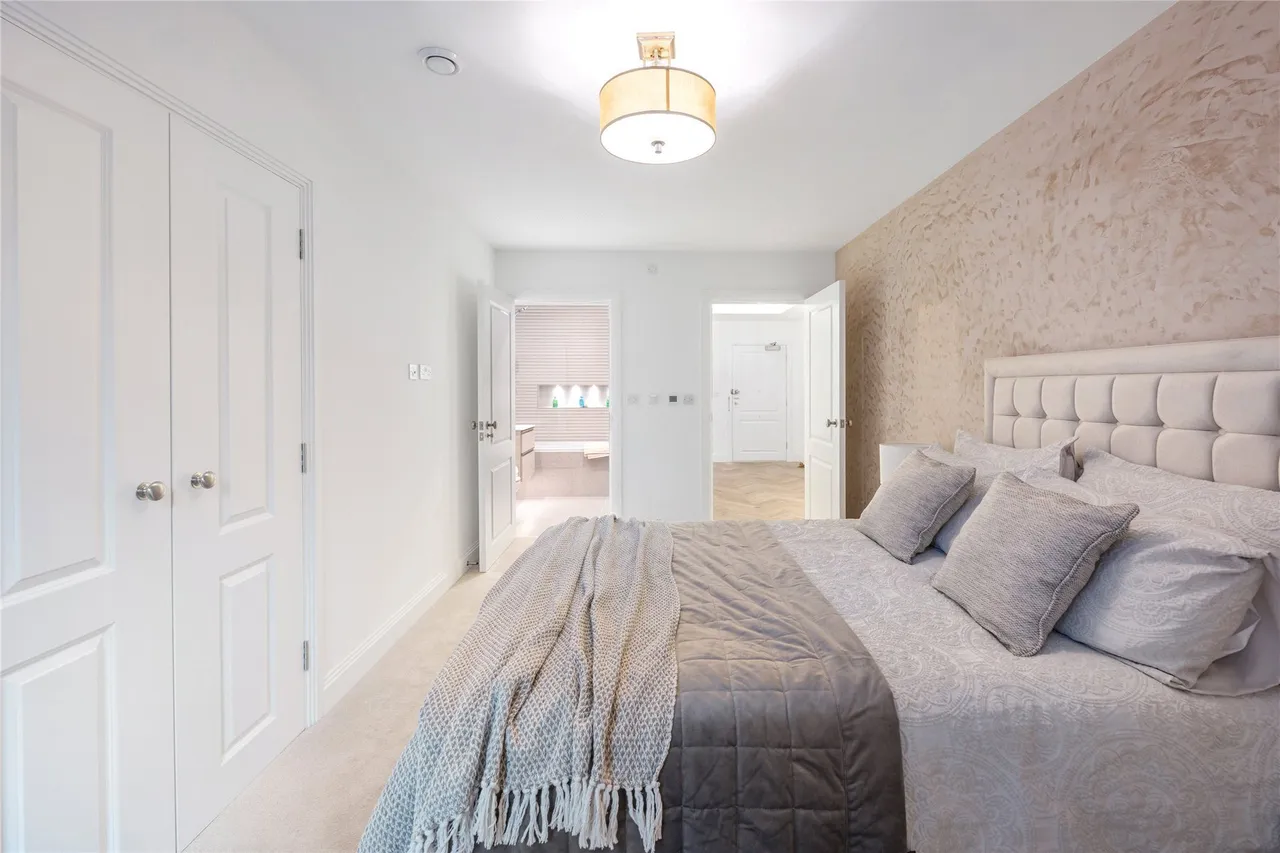 Shalford Lodge, 157 Kingston Hill, Kingston-Upon-Thames, London, KT2, photo 6