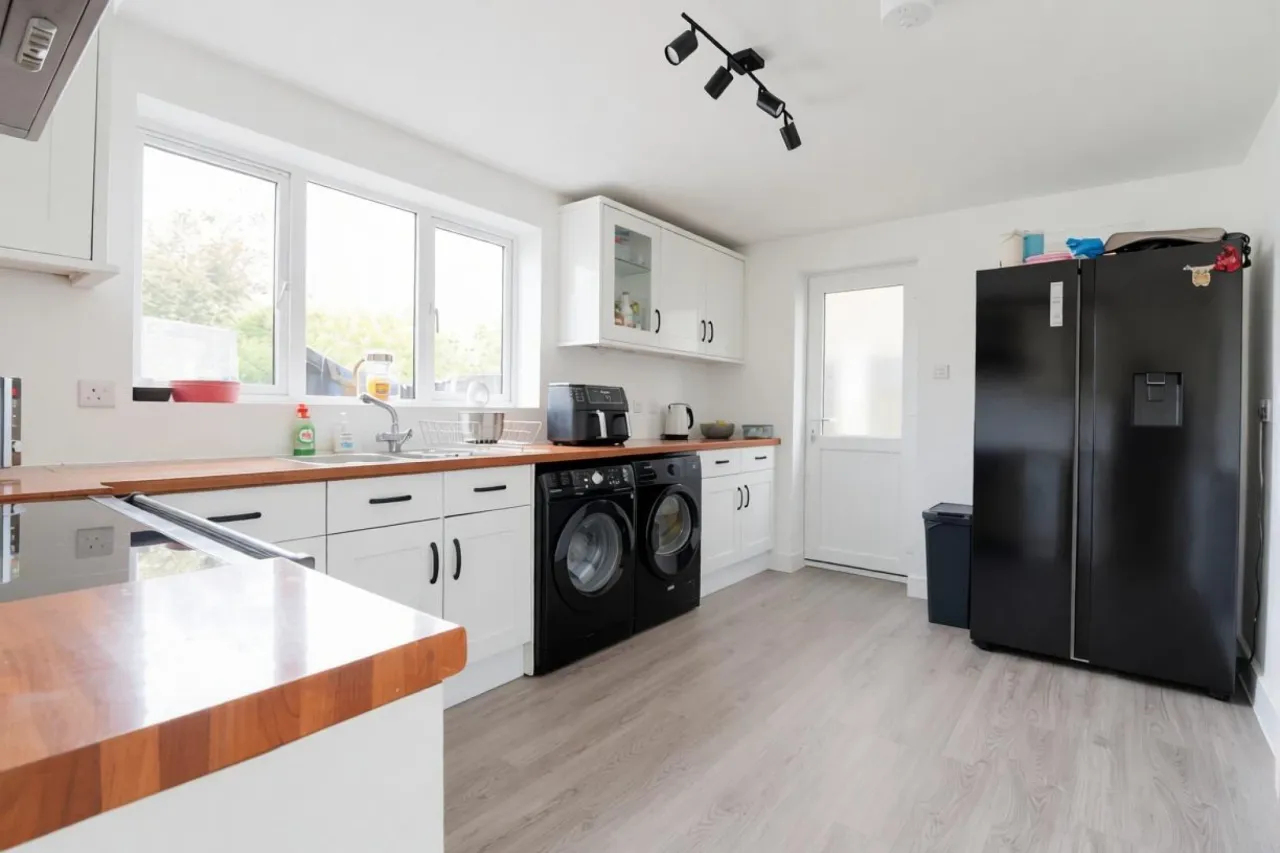 Thorn Tree Drive, Crewe, photo 8