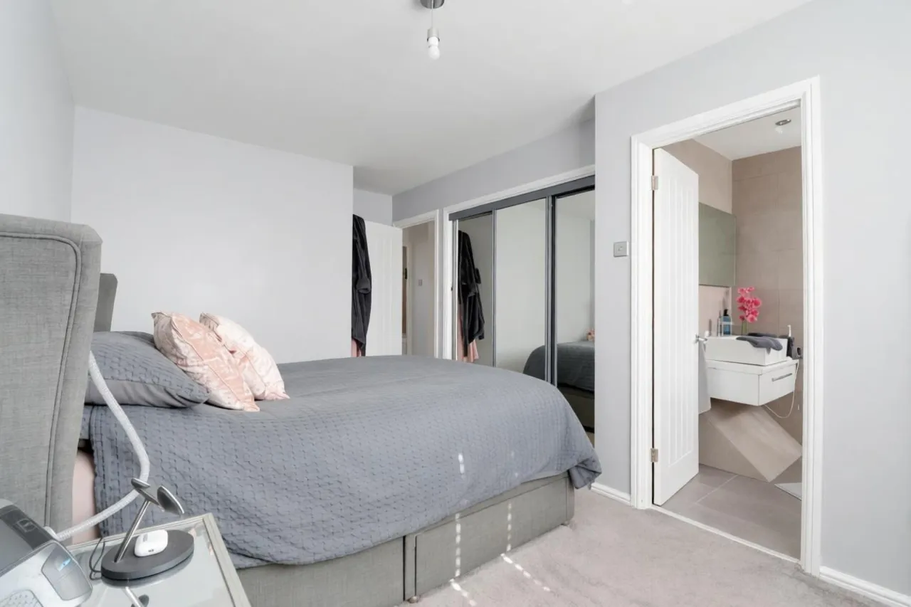 Thorn Tree Drive, Crewe, photo 12