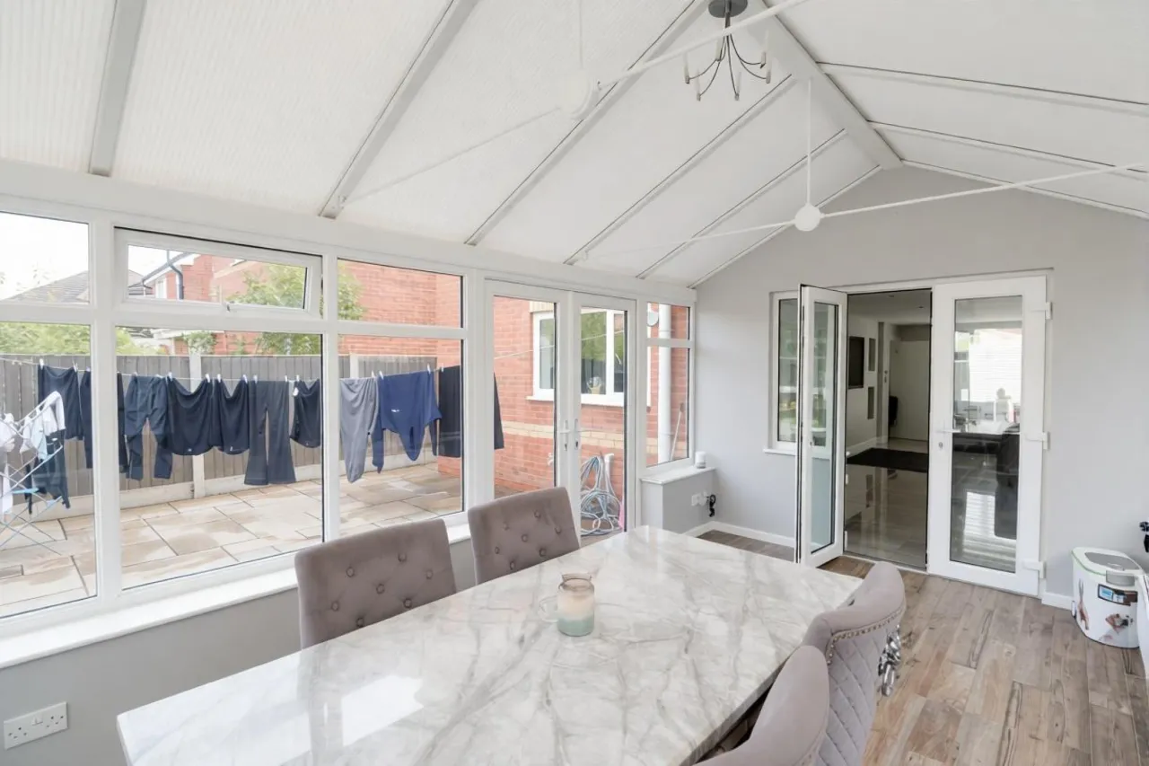 Thorn Tree Drive, Crewe, photo 6