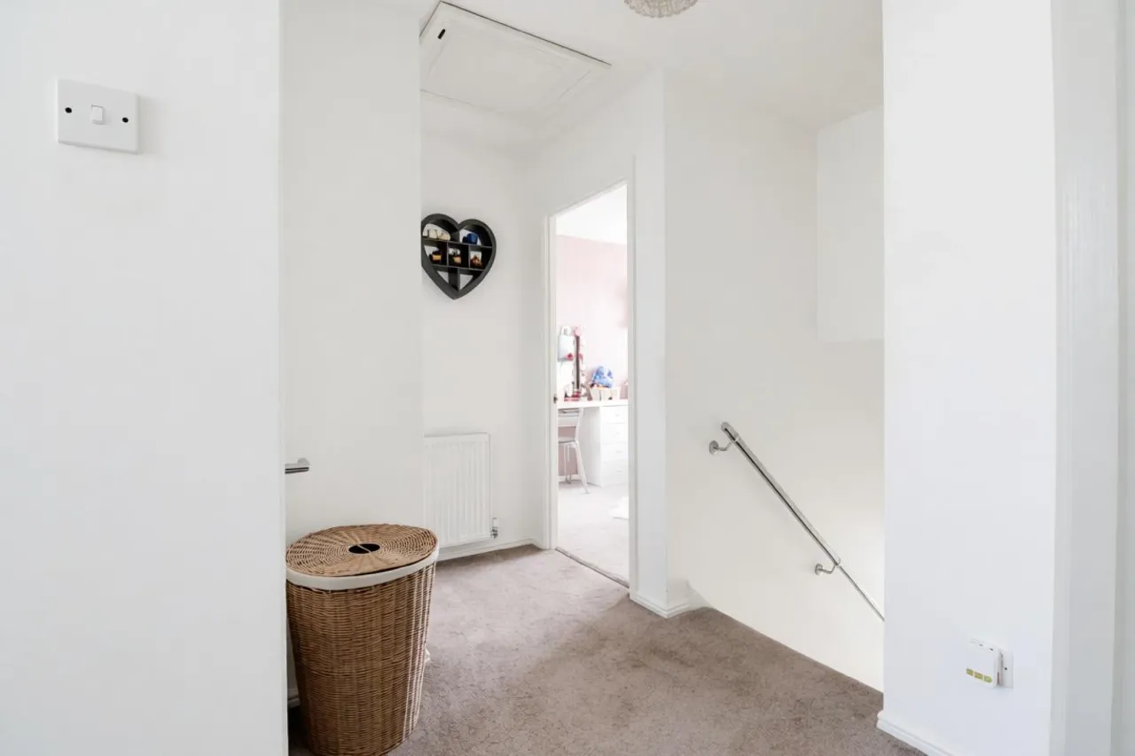 Thorn Tree Drive, Crewe, photo 19
