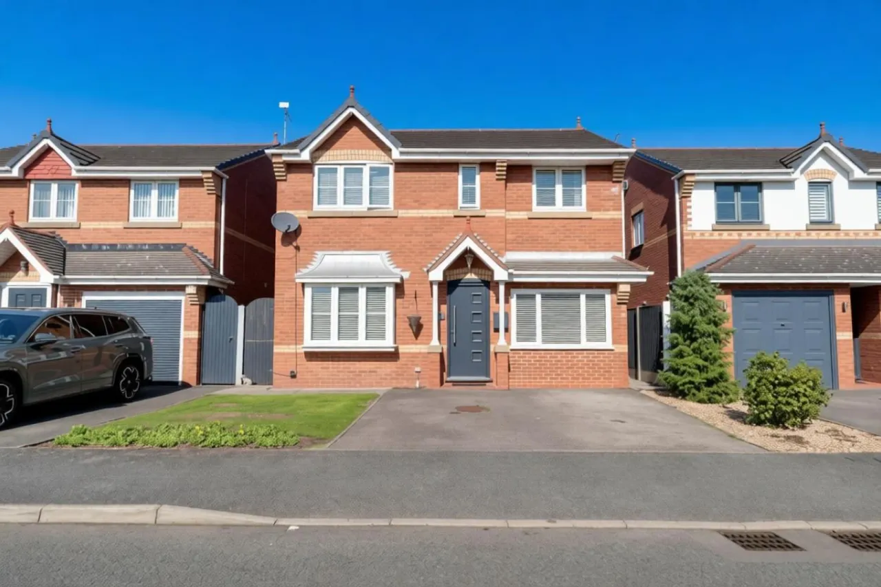 4 bed property for sale, Thorn Tree Drive, Crewe