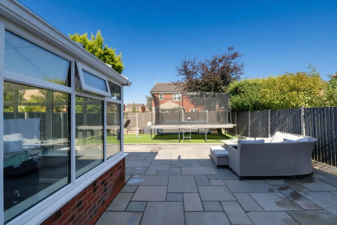 Thorn Tree Drive, Crewe, photo 20