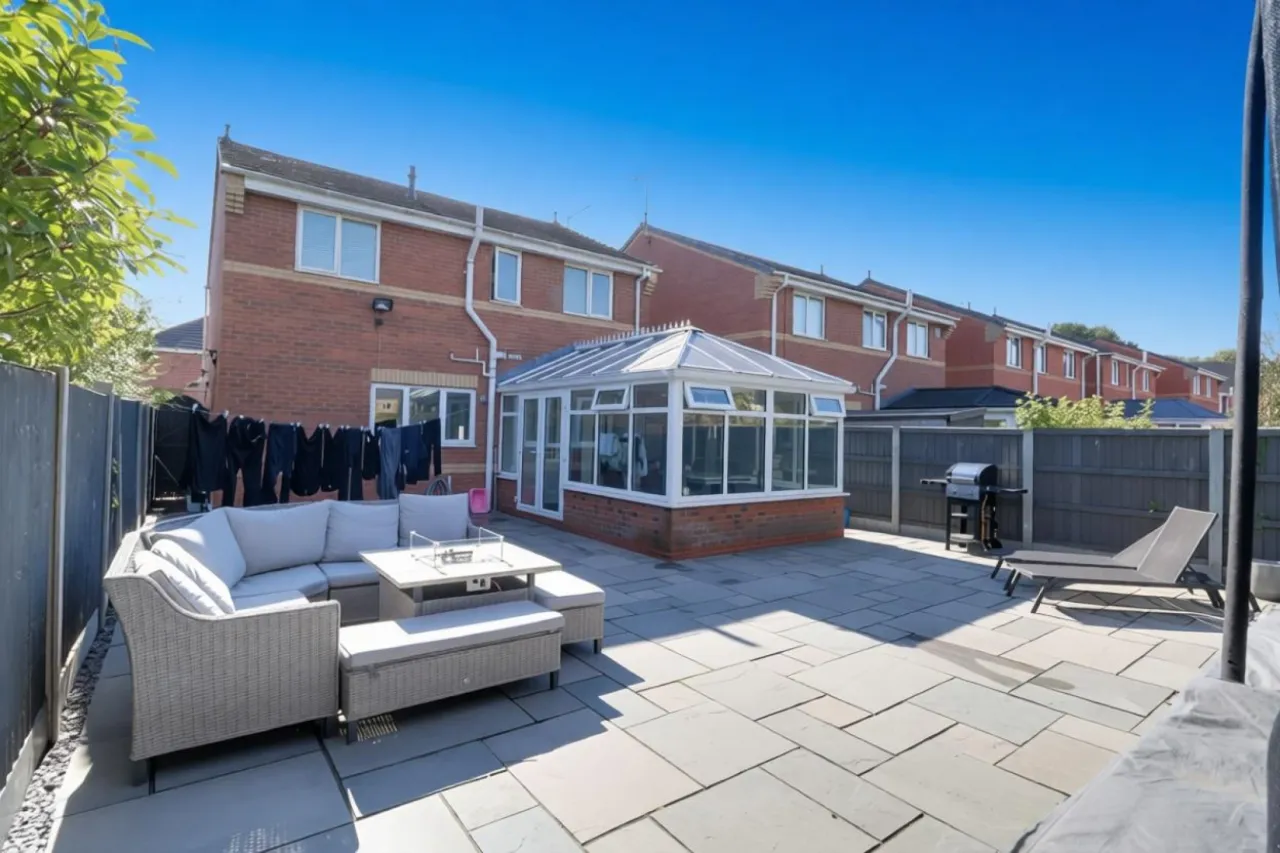 Thorn Tree Drive, Crewe, photo 23
