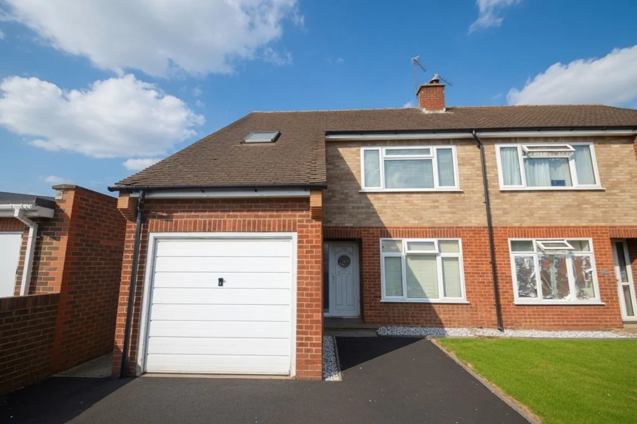 5 bed house to rent, Spring Rise, Egham