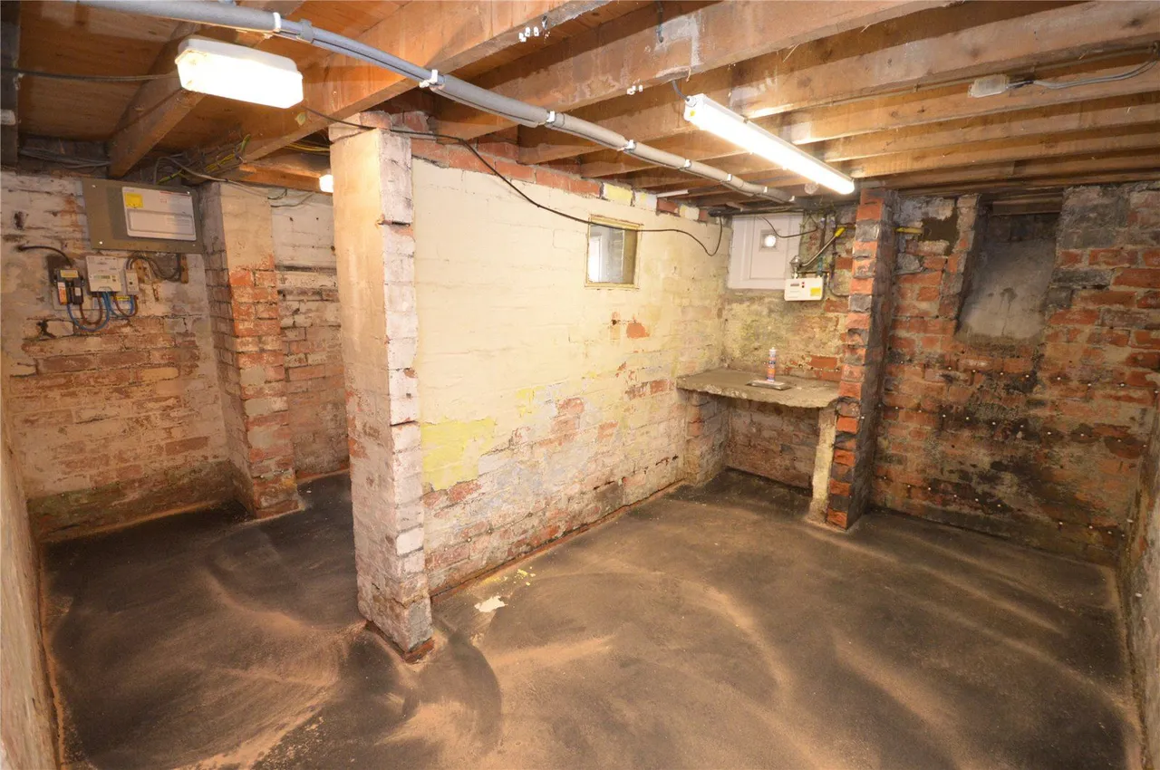 Woodhouse Hill Road, Leeds, LS10, photo 12