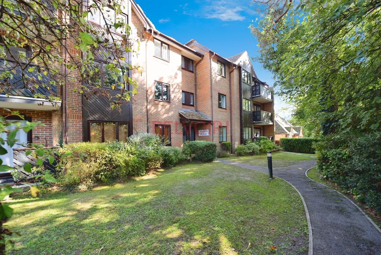 2 bed flat for sale — Hursley Road, Chandler's Ford, SO53