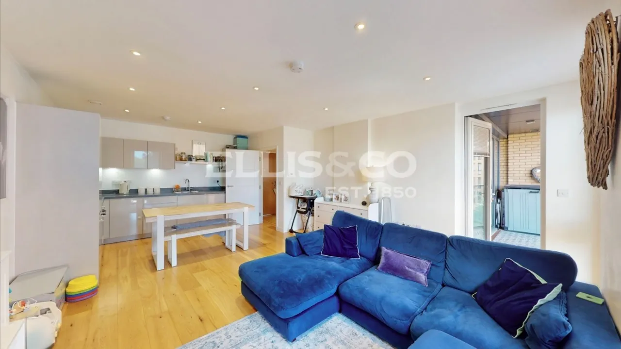 Addington Close, Southall, UB2, photo 2