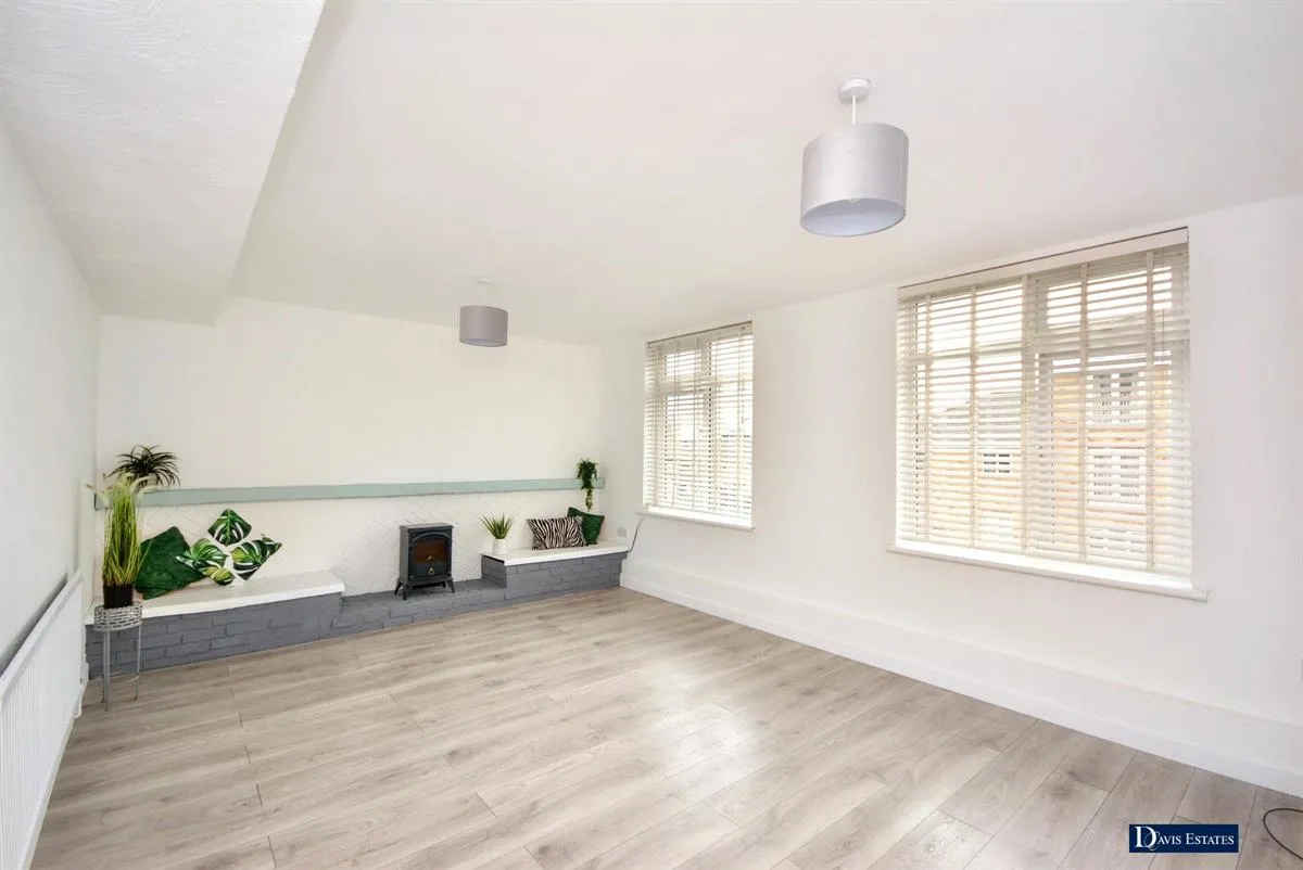 Avon Road, Cranham, Upminster, RM14, photo 2