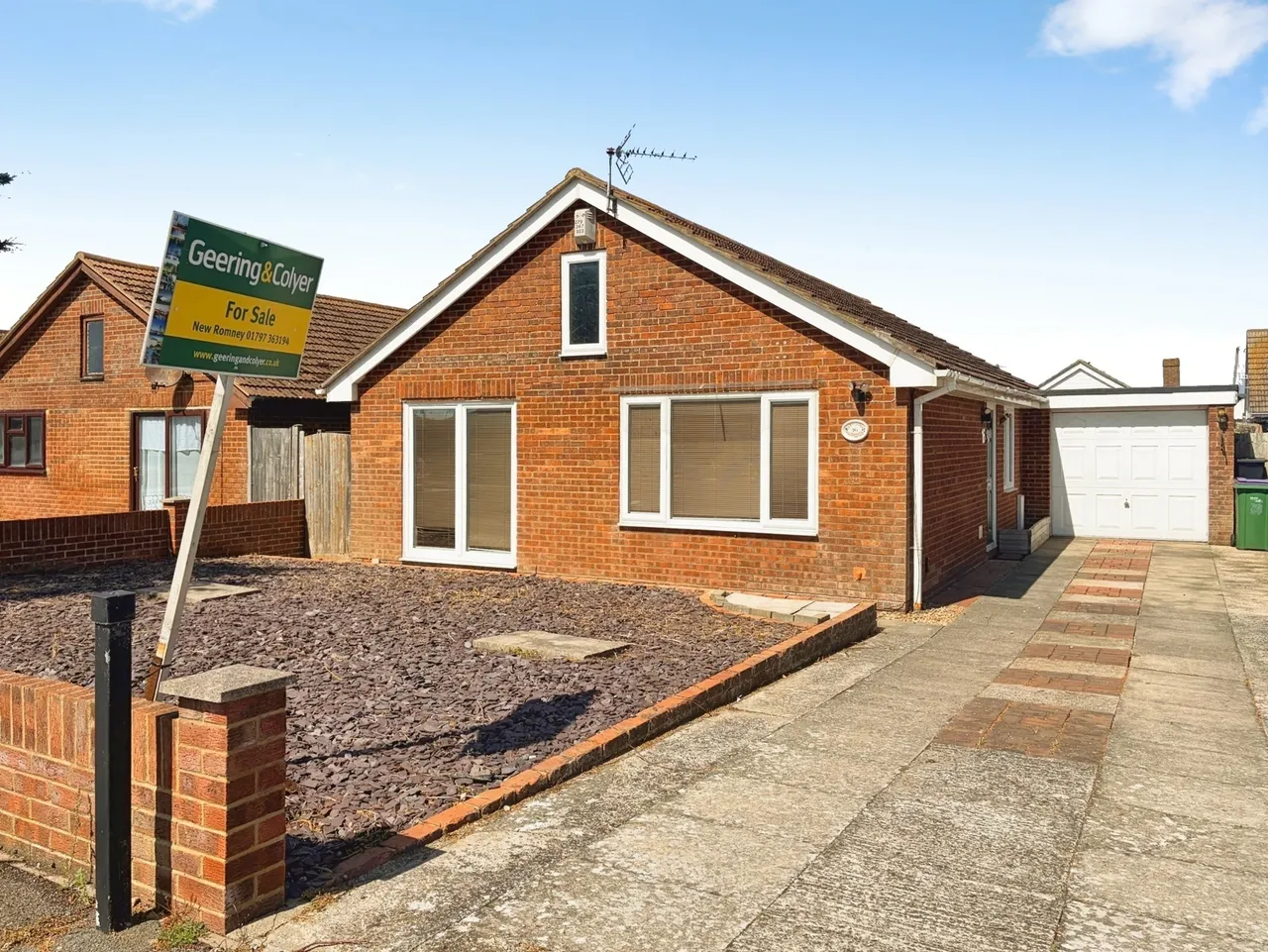 3 bed house for sale — Lade Fort Crescent, Lydd On Sea, Kent, TN29