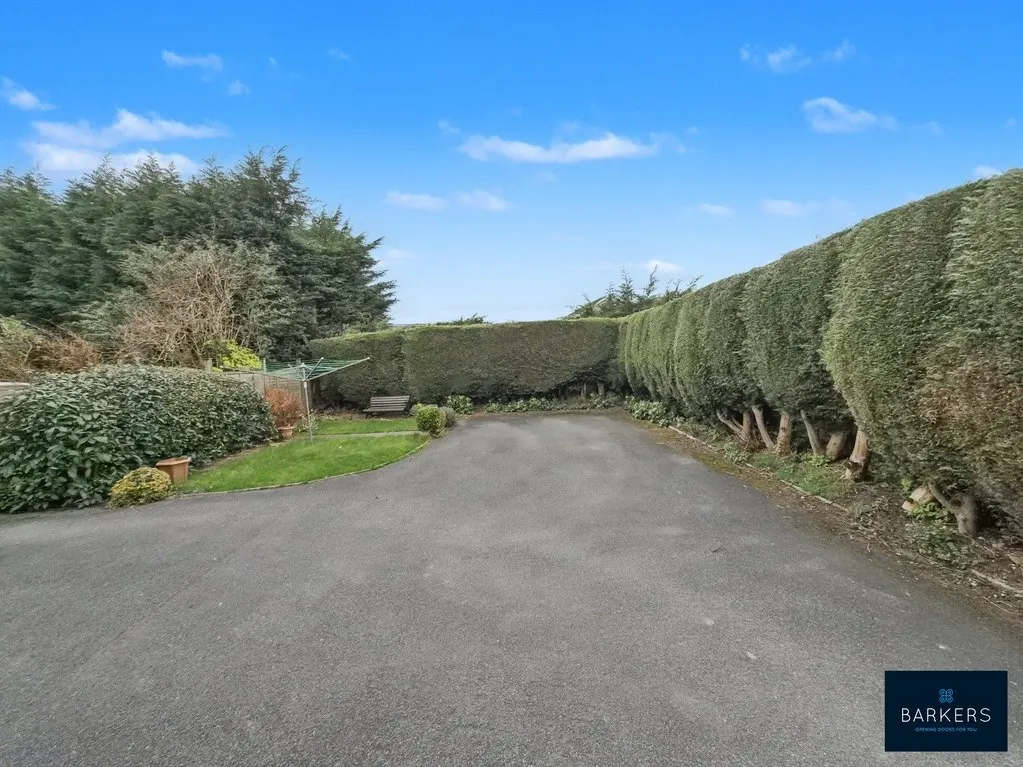 Moorside Road, Drighlington BD11 1EP, photo 10
