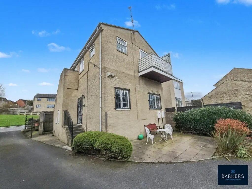 2 bed flat for sale — Moorside Road, Drighlington BD11 1EP